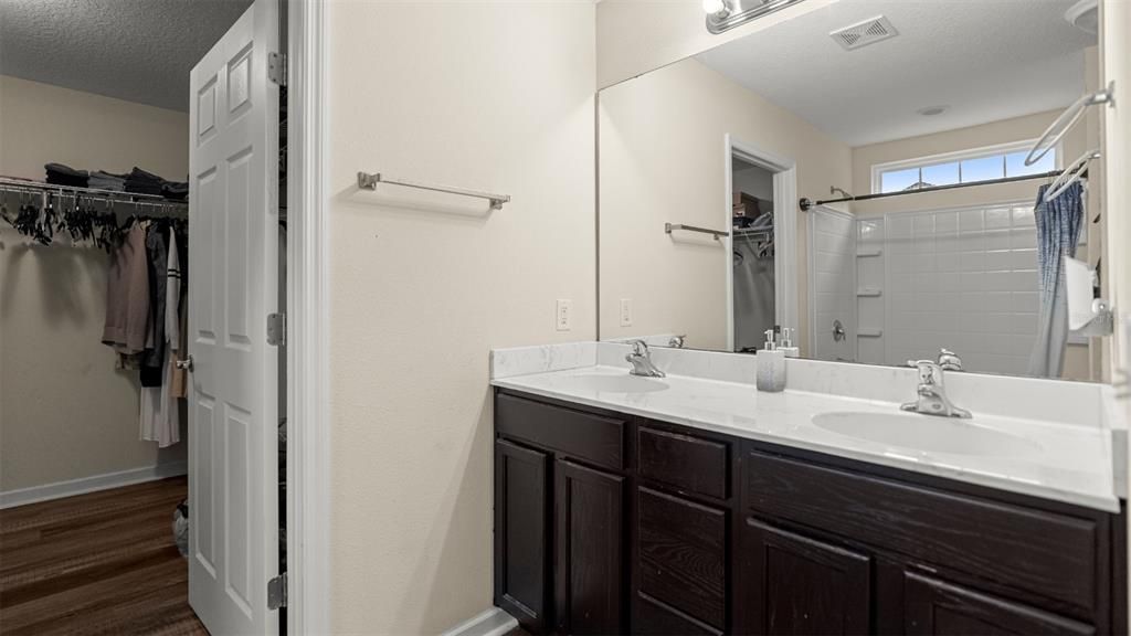 For Sale: $339,999 (4 beds, 2 baths, 2198 Square Feet)