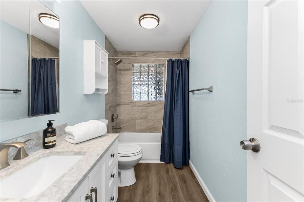 Под контрактом: $229,999 (2 спален, 2 ванн, 1084 Квадратных фут)