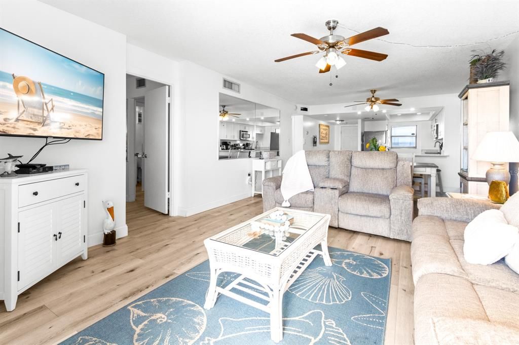 For Sale: $650,000 (2 beds, 2 baths, 1145 Square Feet)