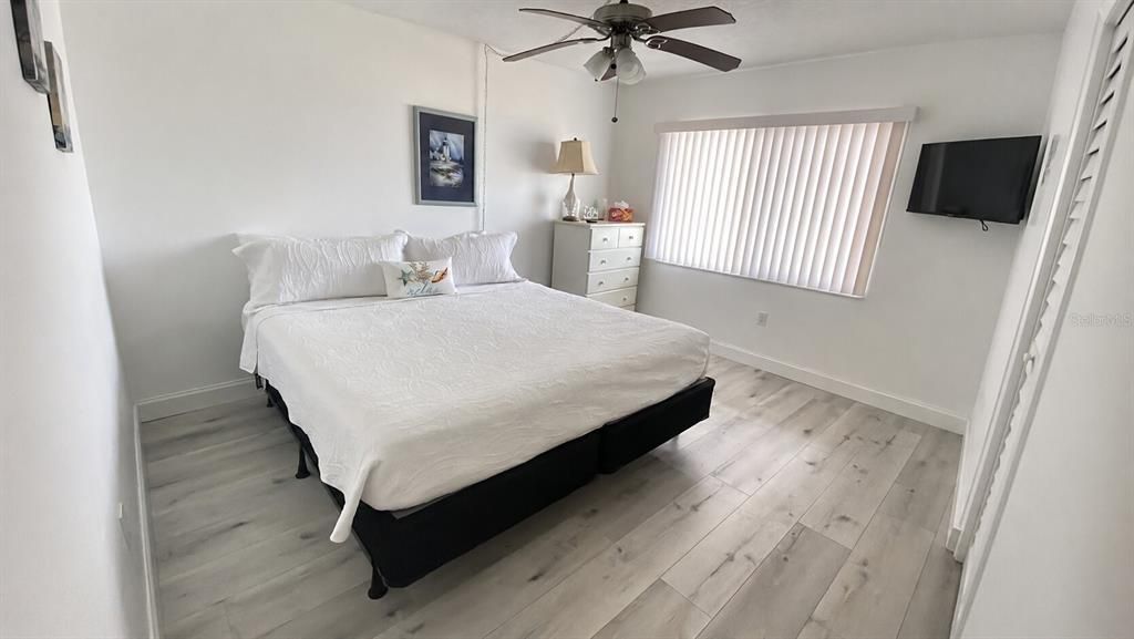For Sale: $650,000 (2 beds, 2 baths, 1145 Square Feet)