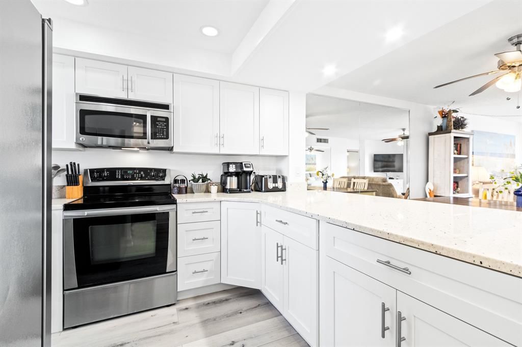 For Sale: $650,000 (2 beds, 2 baths, 1145 Square Feet)