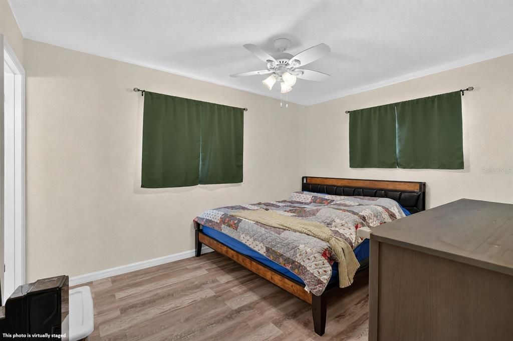 For Sale: $219,000 (3 beds, 1 baths, 924 Square Feet)