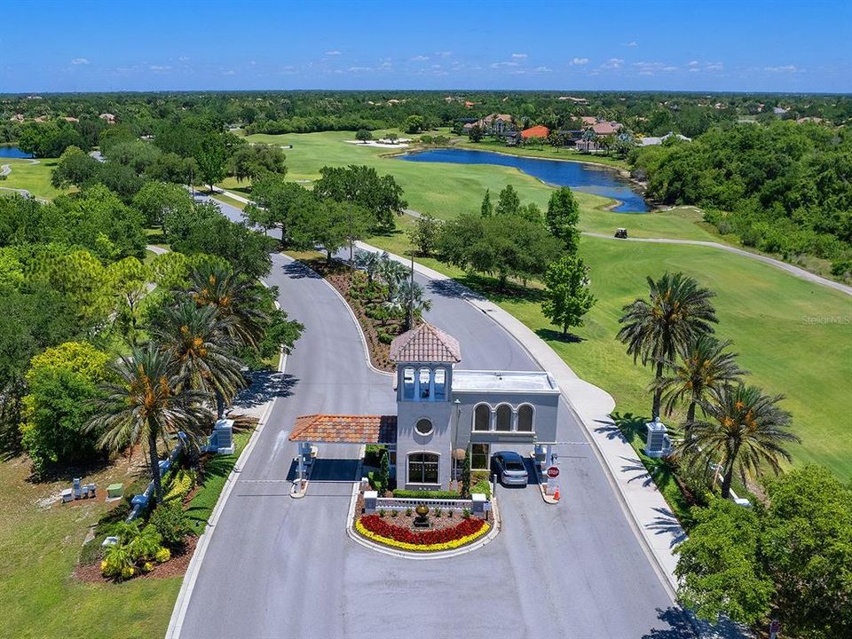 En Venta: $986,900 (3 camas, 2 baños, 2500 Pies cuadrados)