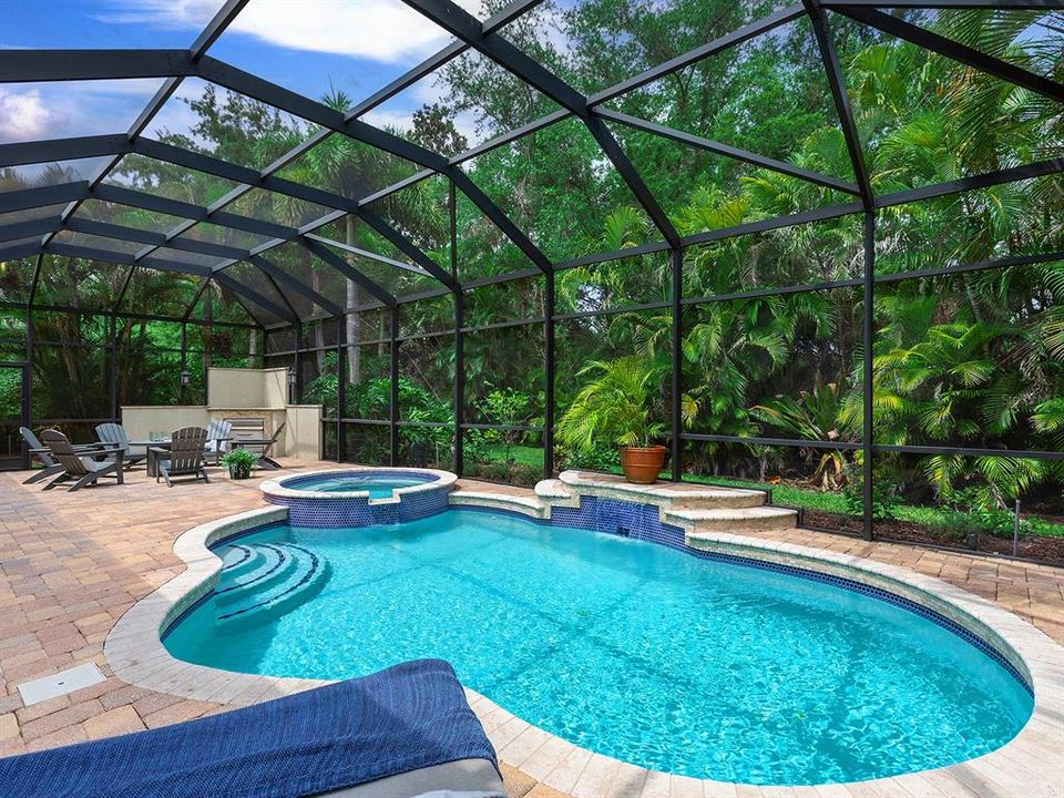 En Venta: $986,900 (3 camas, 2 baños, 2500 Pies cuadrados)
