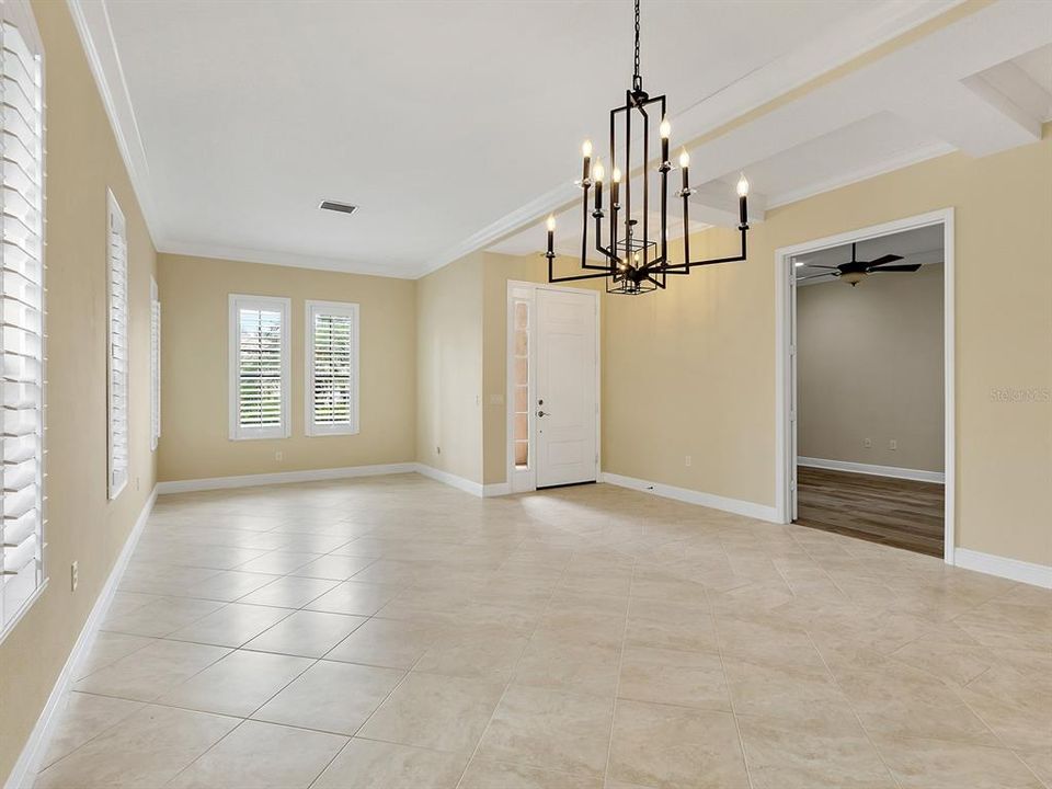 En Venta: $986,900 (3 camas, 2 baños, 2500 Pies cuadrados)