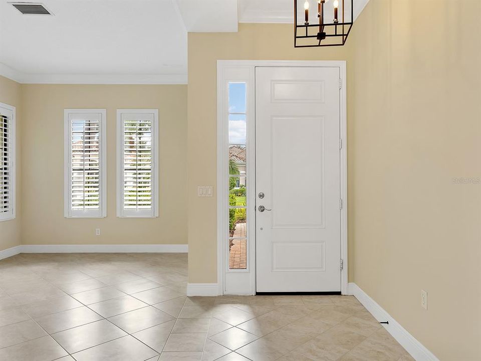 En Venta: $986,900 (3 camas, 2 baños, 2500 Pies cuadrados)