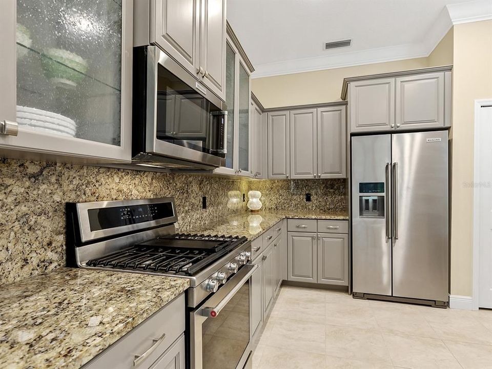En Venta: $986,900 (3 camas, 2 baños, 2500 Pies cuadrados)