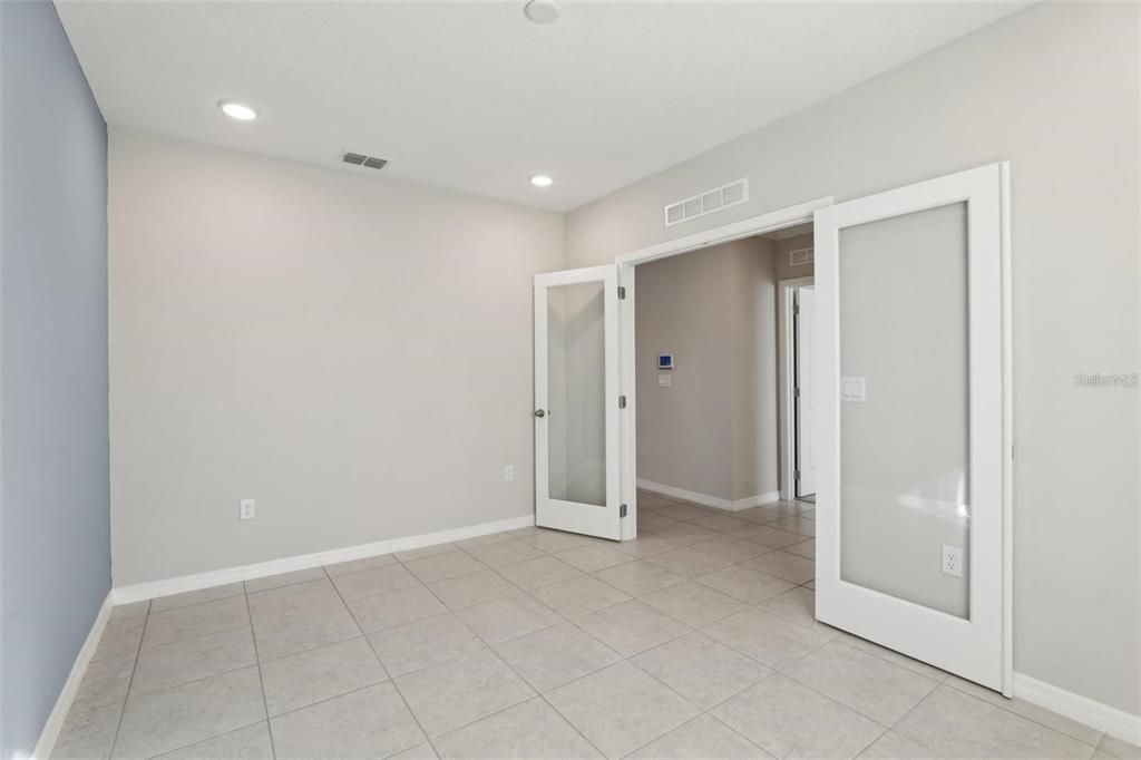 En Venta: $389,900 (4 camas, 2 baños, 2018 Pies cuadrados)