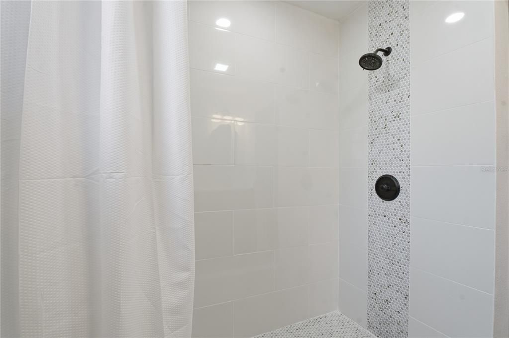For Sale: $329,000 (3 beds, 2 baths, 1344 Square Feet)
