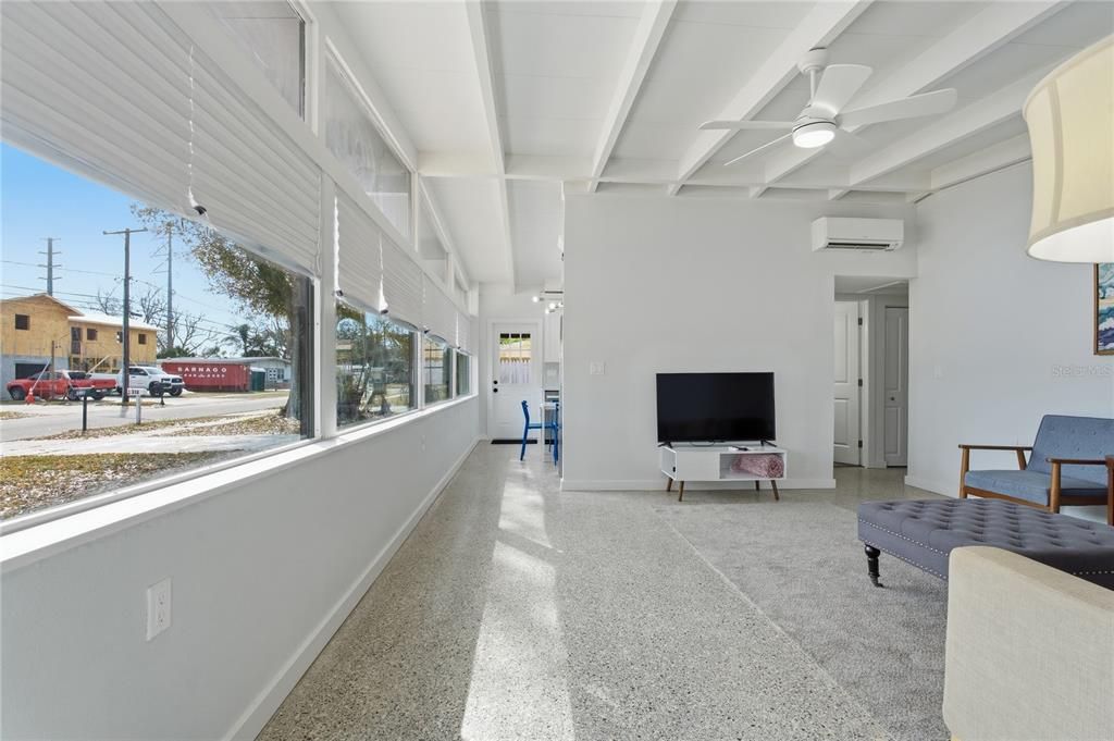 For Sale: $329,000 (3 beds, 2 baths, 1344 Square Feet)