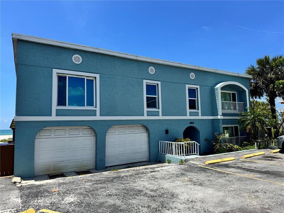 For Sale: $999,000 (2 beds, 3 baths, 1575 Square Feet)
