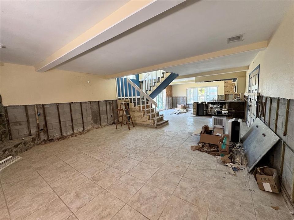For Sale: $999,000 (2 beds, 3 baths, 1575 Square Feet)