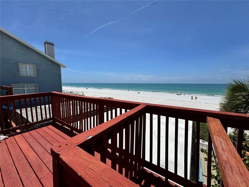 For Sale: $999,000 (2 beds, 3 baths, 1575 Square Feet)