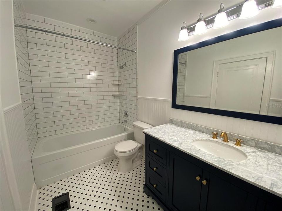 En Venta: $1,050,000 (5 camas, 4 baños, 3088 Pies cuadrados)