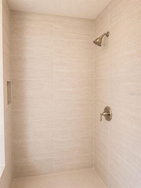En Venta: $529,000 (4 camas, 2 baños, 2165 Pies cuadrados)