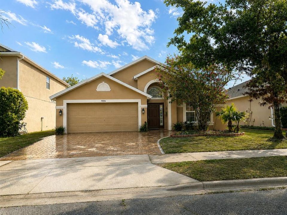 En Venta: $529,000 (4 camas, 2 baños, 2165 Pies cuadrados)