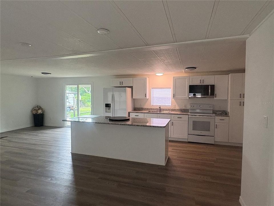 For Rent: $2,700 (3 beds, 2 baths, 1344 Square Feet)