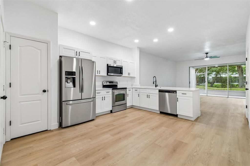 En Venta: $287,400 (3 camas, 2 baños, 1644 Pies cuadrados)