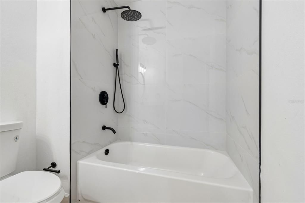 En Venta: $287,400 (3 camas, 2 baños, 1644 Pies cuadrados)