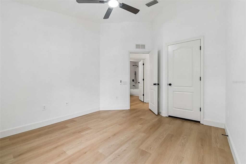 En Venta: $287,400 (3 camas, 2 baños, 1644 Pies cuadrados)