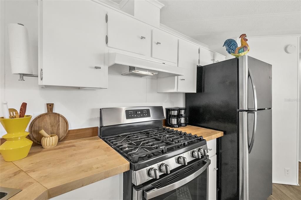 For Sale: $199,500 (2 beds, 2 baths, 1306 Square Feet)