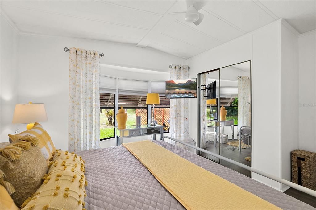For Sale: $199,500 (2 beds, 2 baths, 1306 Square Feet)
