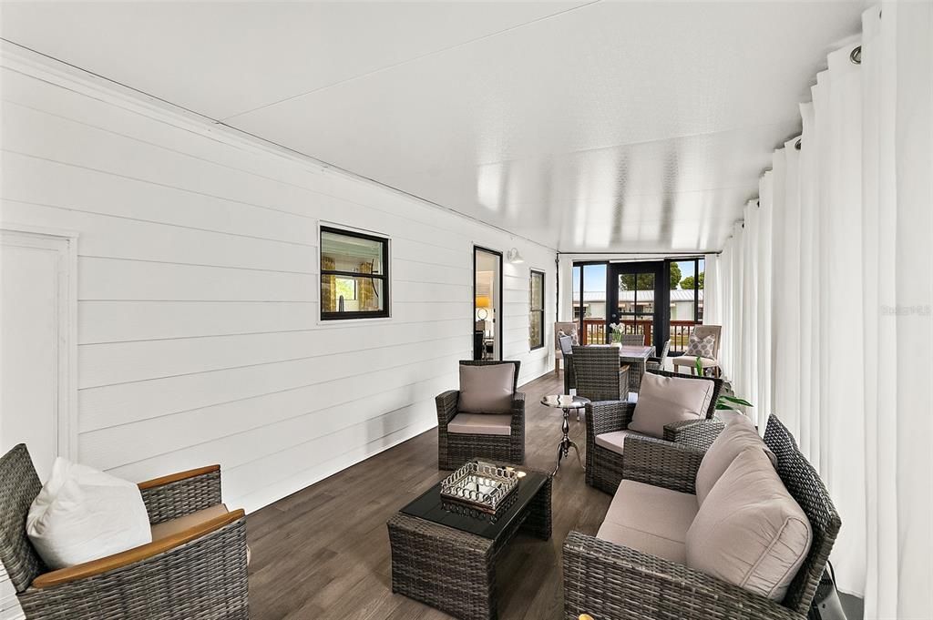 For Sale: $199,500 (2 beds, 2 baths, 1306 Square Feet)