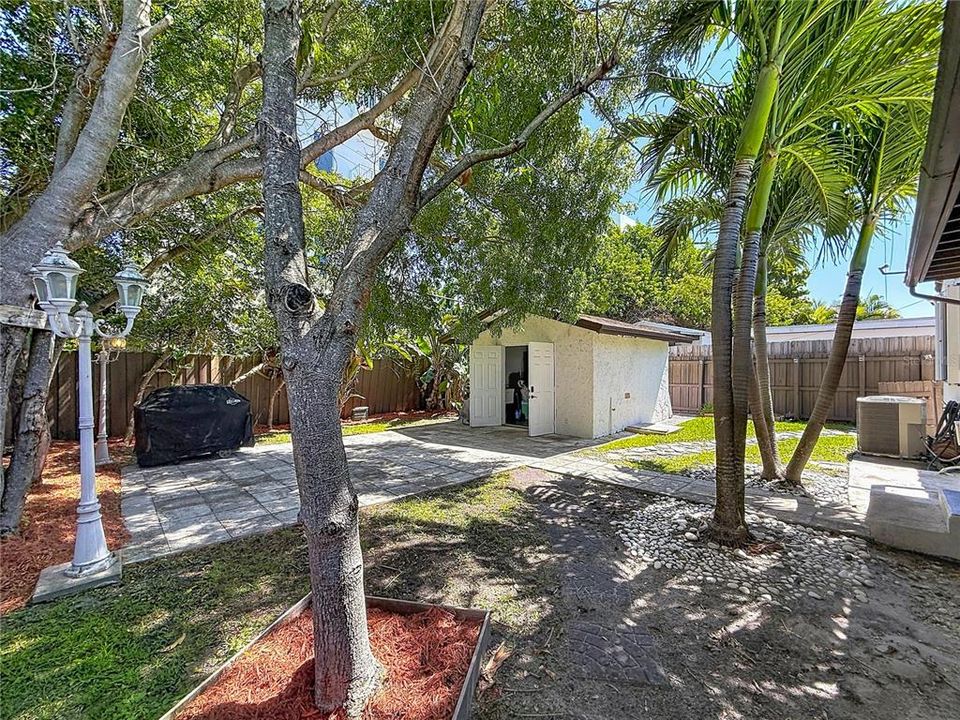 For Sale: $999,000 (4 beds, 2 baths, 2126 Square Feet)