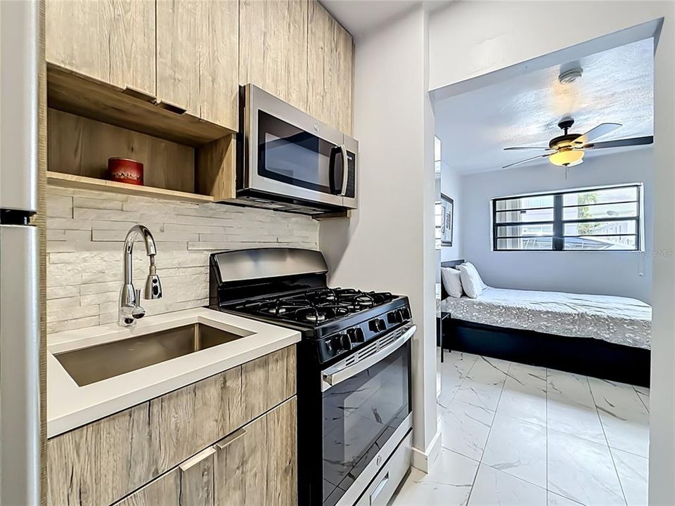For Sale: $999,000 (4 beds, 2 baths, 2126 Square Feet)