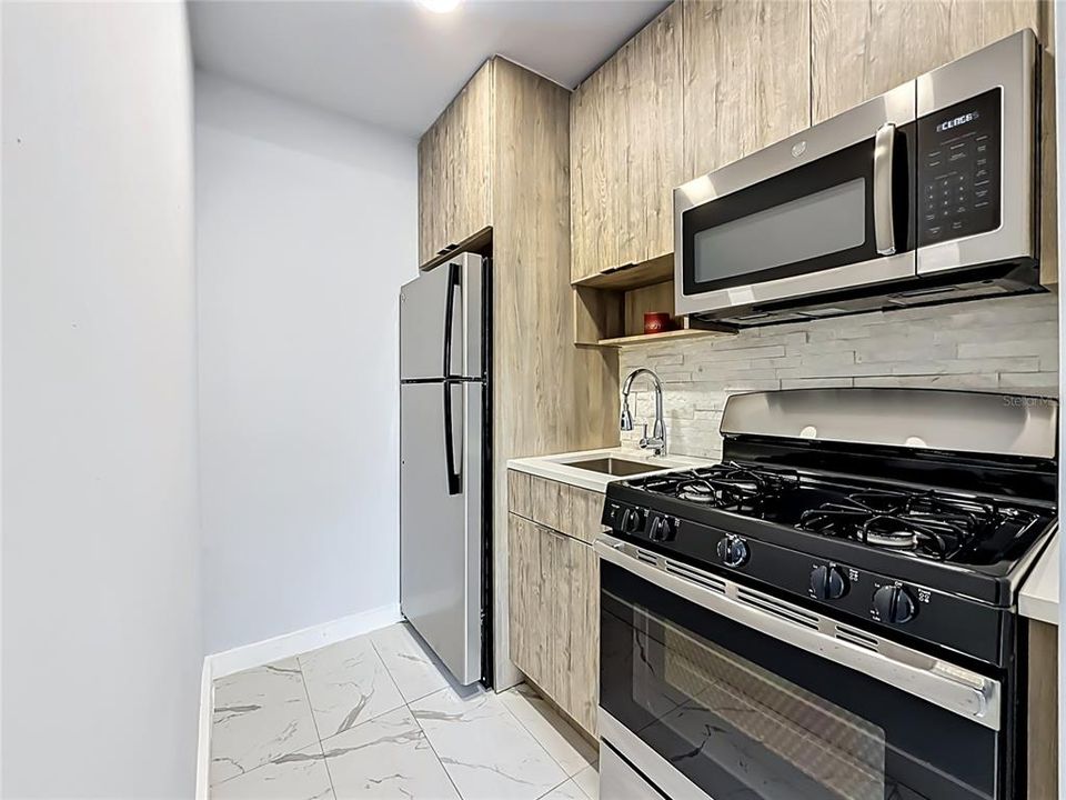 For Sale: $999,000 (4 beds, 2 baths, 2126 Square Feet)