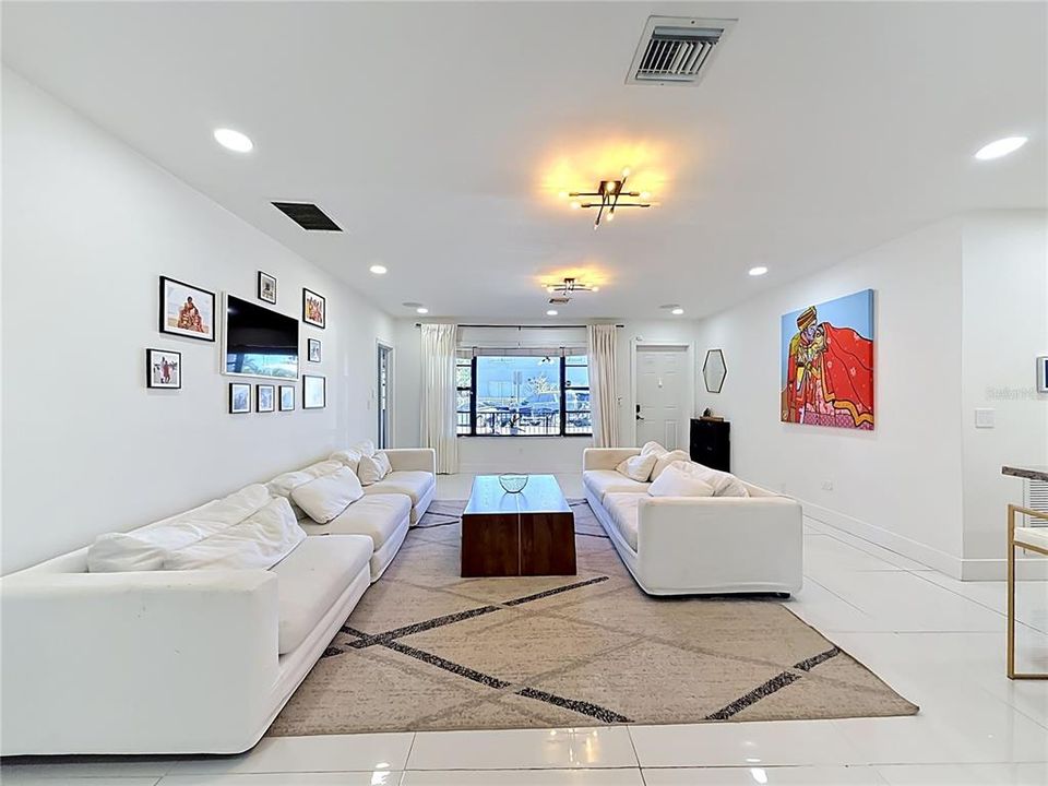 For Sale: $999,000 (4 beds, 2 baths, 2126 Square Feet)
