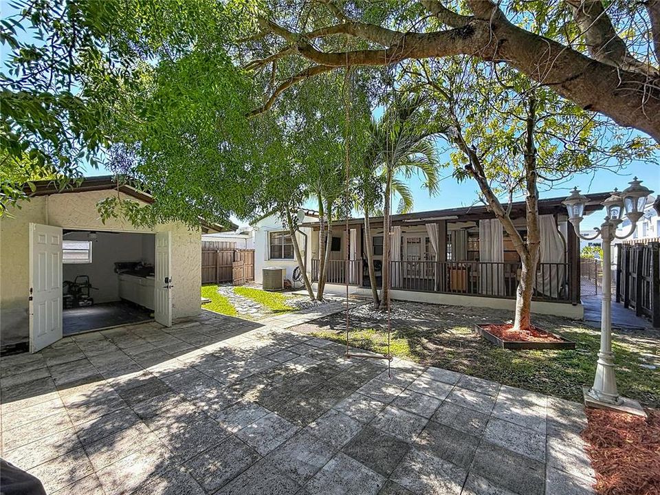For Sale: $999,000 (4 beds, 2 baths, 2126 Square Feet)