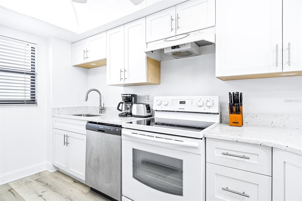 For Sale: $680,000 (2 beds, 2 baths, 1145 Square Feet)