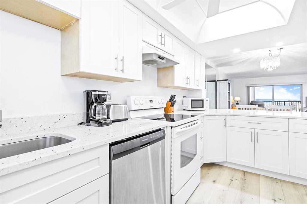 For Sale: $680,000 (2 beds, 2 baths, 1145 Square Feet)