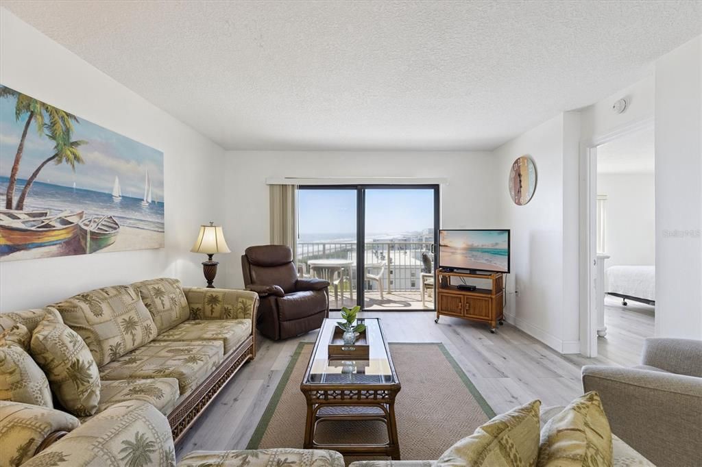 For Sale: $680,000 (2 beds, 2 baths, 1145 Square Feet)