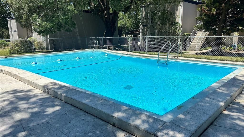 For Sale: $125,000 (2 beds, 1 baths, 896 Square Feet)