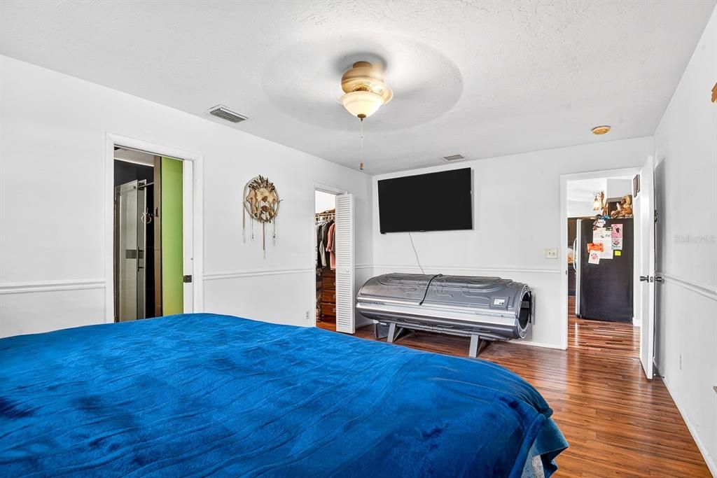 Active With Contract: $369,900 (3 beds, 2 baths, 1436 Square Feet)