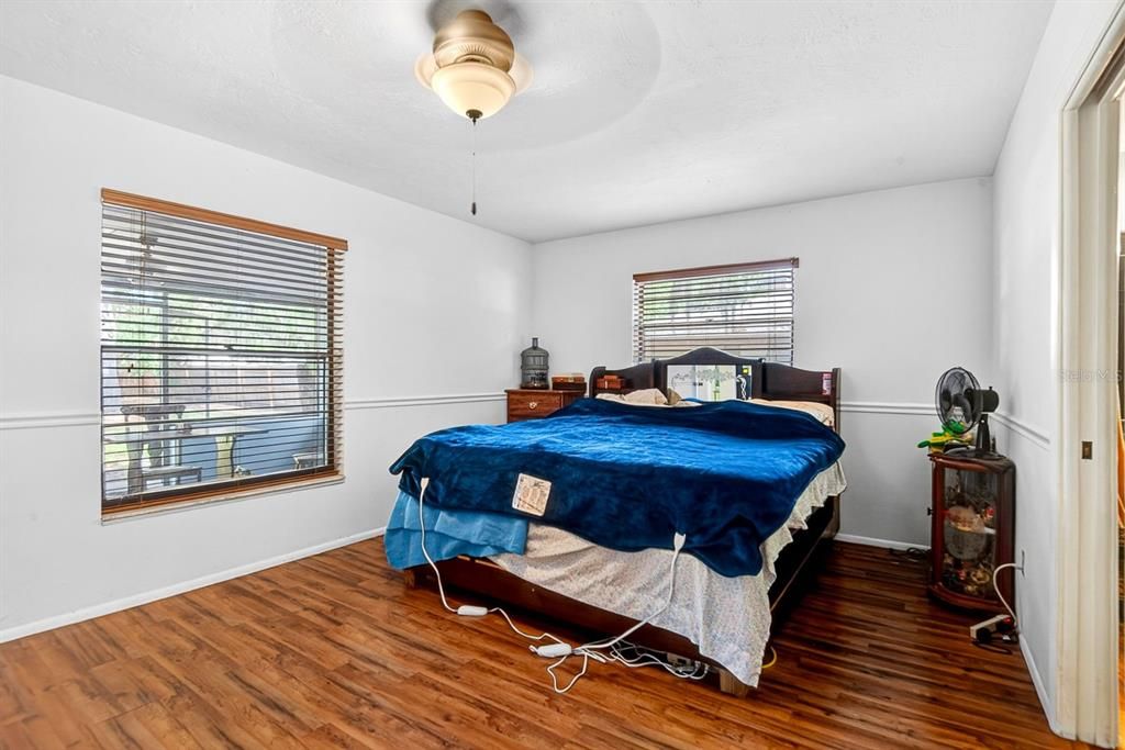 Active With Contract: $369,900 (3 beds, 2 baths, 1436 Square Feet)