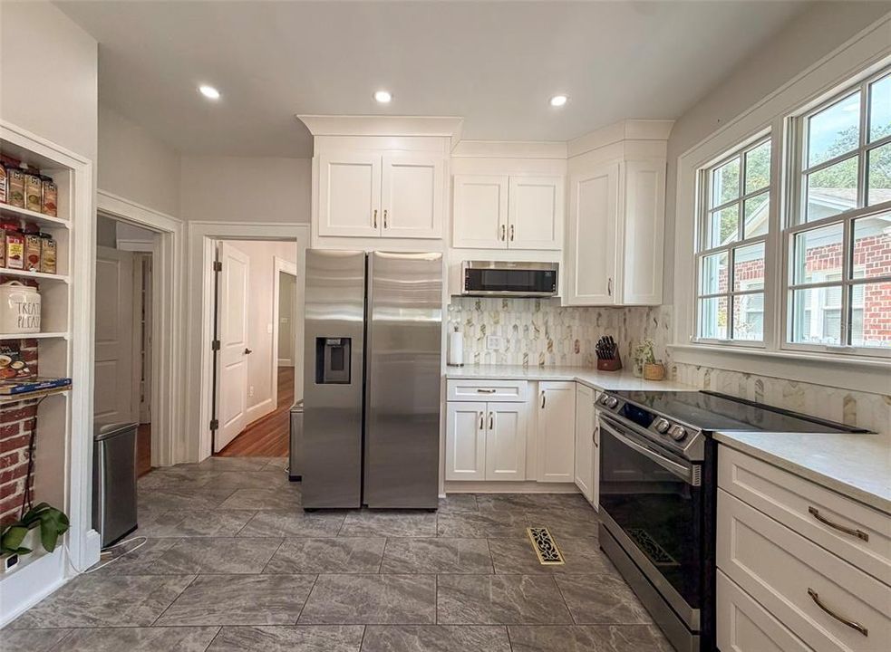 For Rent: $4,200 (3 beds, 2 baths, 2250 Square Feet)