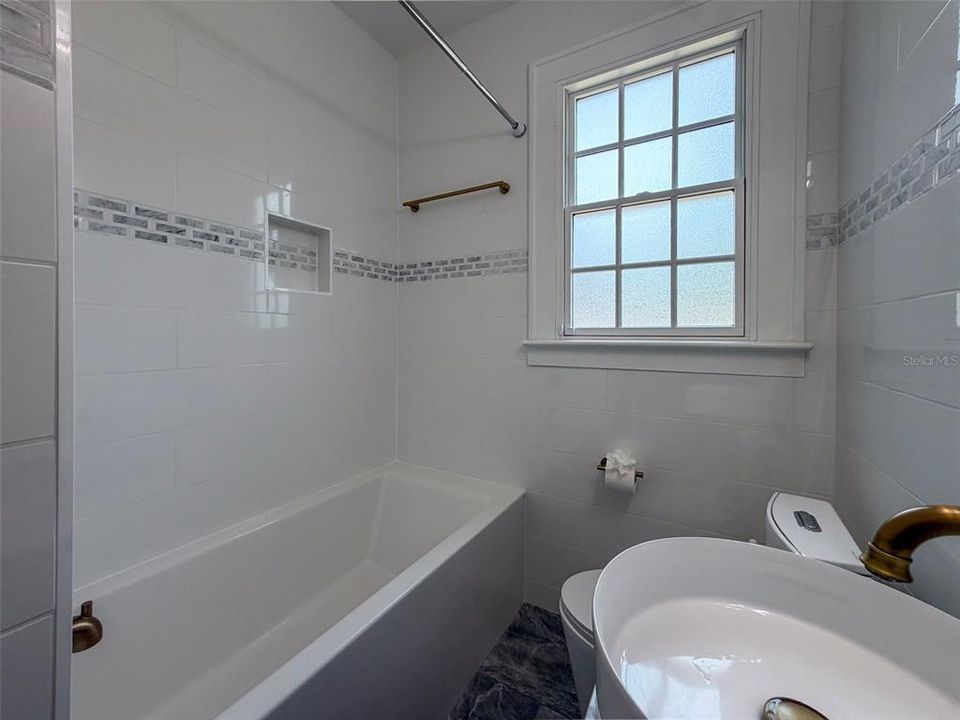 For Rent: $4,200 (3 beds, 2 baths, 2250 Square Feet)