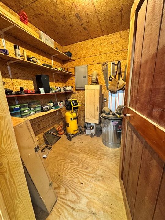 For Sale: $200,000 (2 beds, 2 baths, 960 Square Feet)