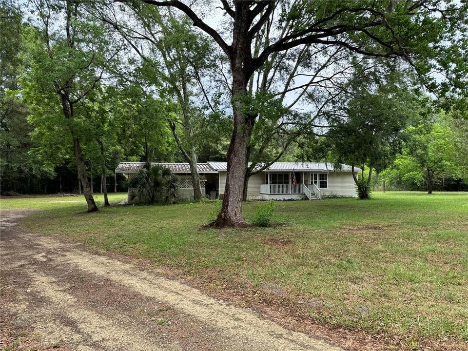 For Sale: $200,000 (2 beds, 2 baths, 960 Square Feet)