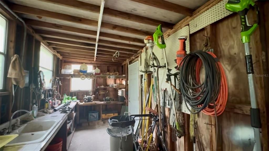 For Sale: $200,000 (2 beds, 2 baths, 960 Square Feet)