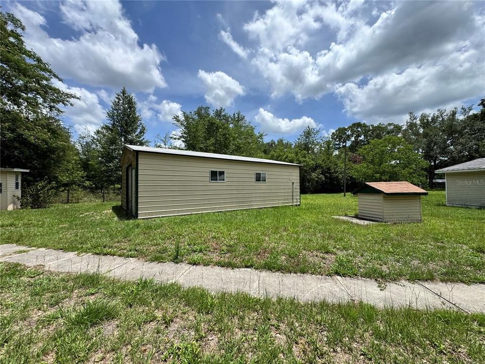 For Sale: $200,000 (2 beds, 2 baths, 960 Square Feet)