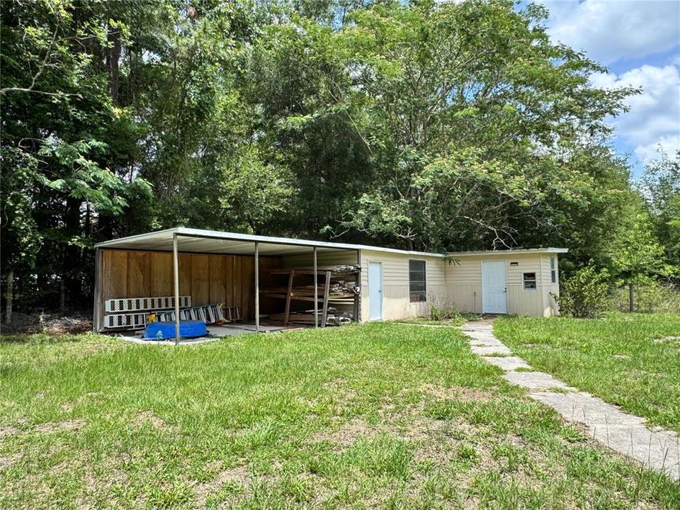 For Sale: $200,000 (2 beds, 2 baths, 960 Square Feet)