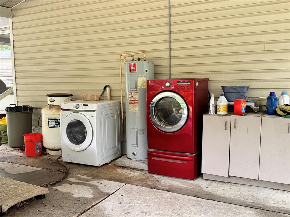 For Sale: $200,000 (2 beds, 2 baths, 960 Square Feet)