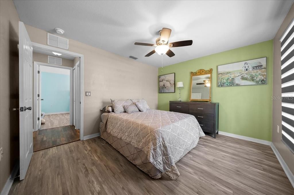 En Venta: $369,900 (3 camas, 2 baños, 2040 Pies cuadrados)