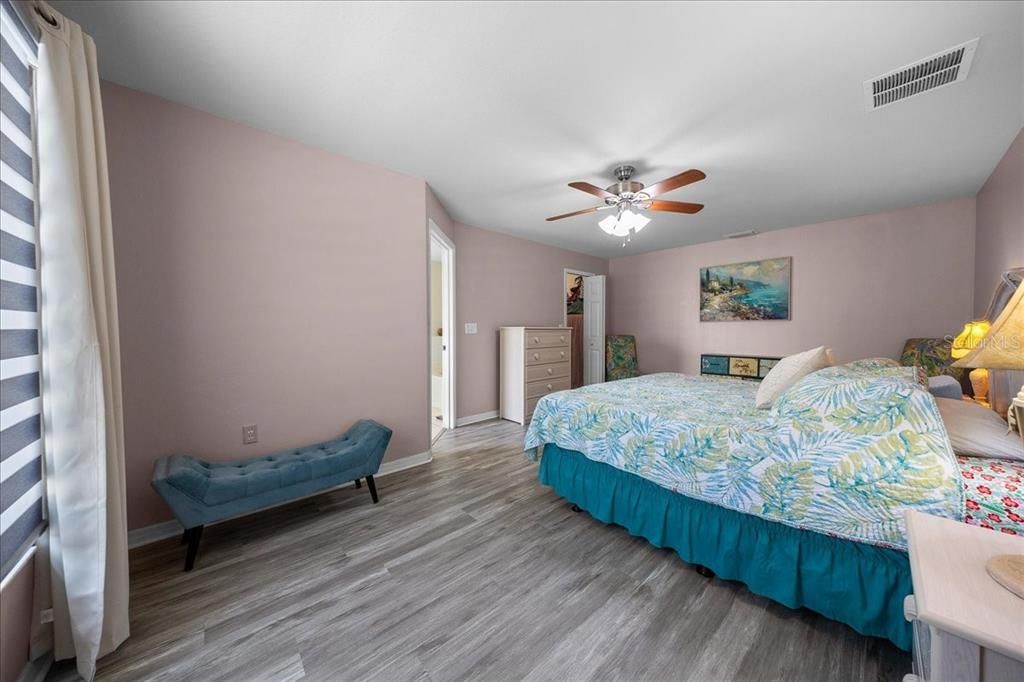 En Venta: $369,900 (3 camas, 2 baños, 2040 Pies cuadrados)