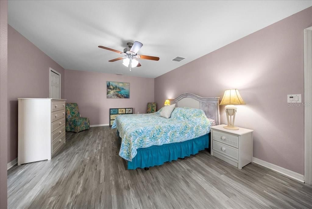 En Venta: $369,900 (3 camas, 2 baños, 2040 Pies cuadrados)