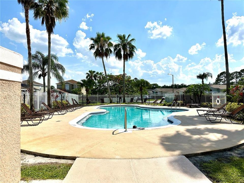 Active With Contract: $2,595 (3 beds, 2 baths, 2112 Square Feet)